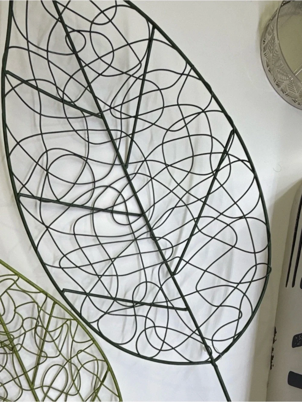 Set of 2 Green Metal Wire Leaf Trays / Decorative Catchall Baskets